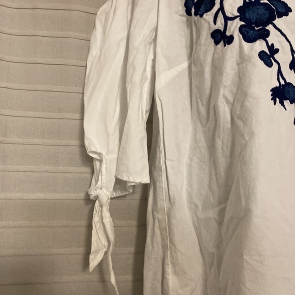 Mod Blouse - Picture 2 of 2